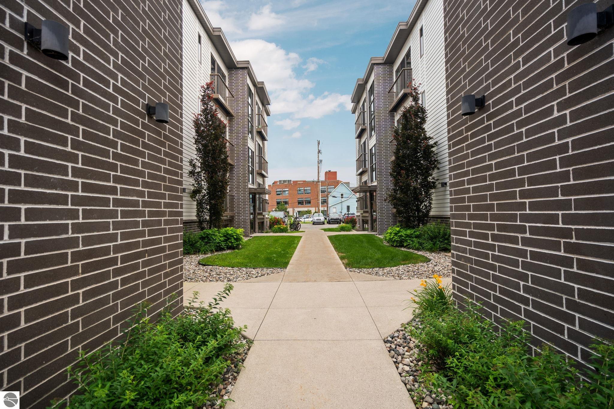 139 E Eighth Street # 107