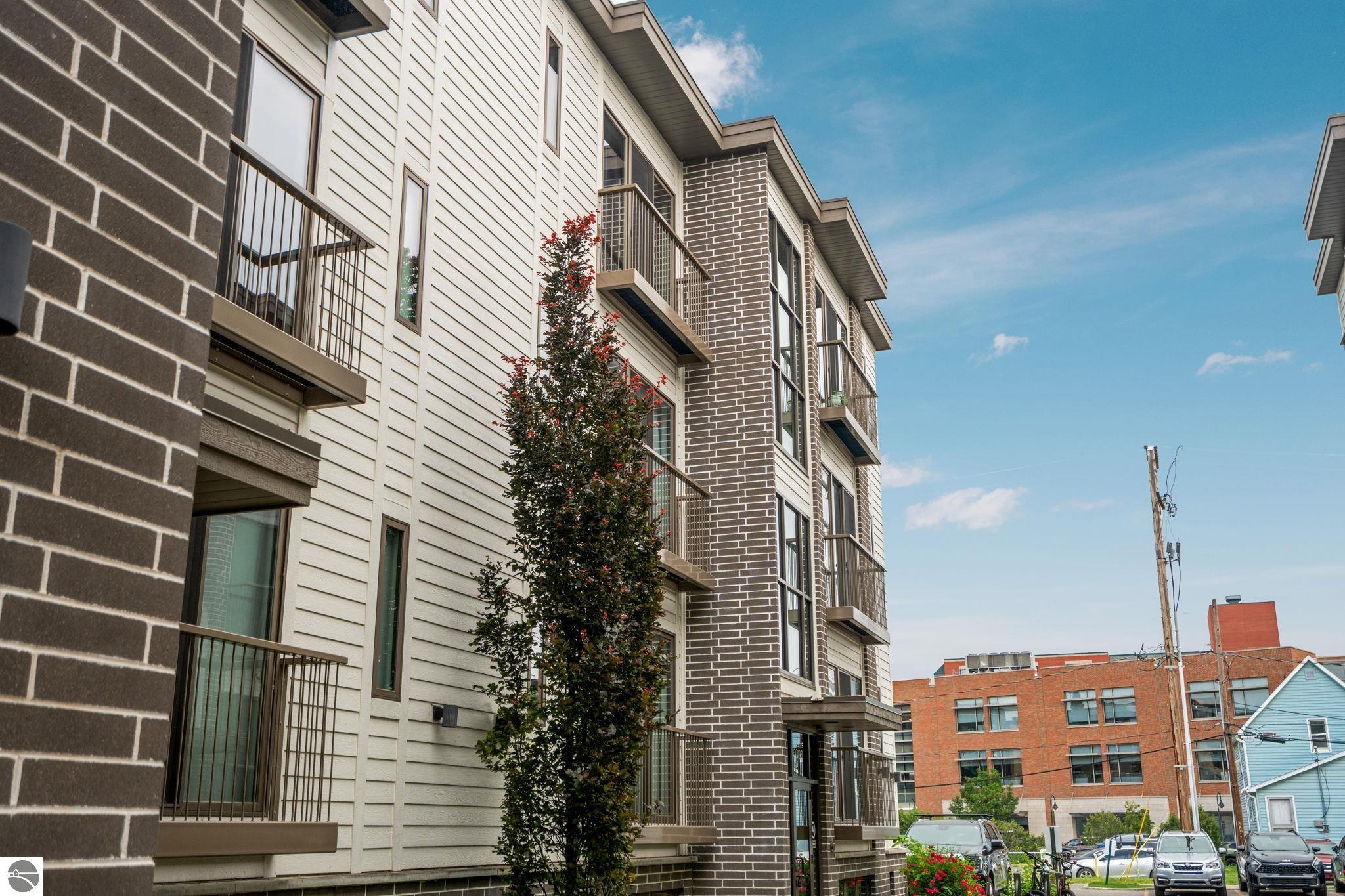 139 E Eighth Street # 107