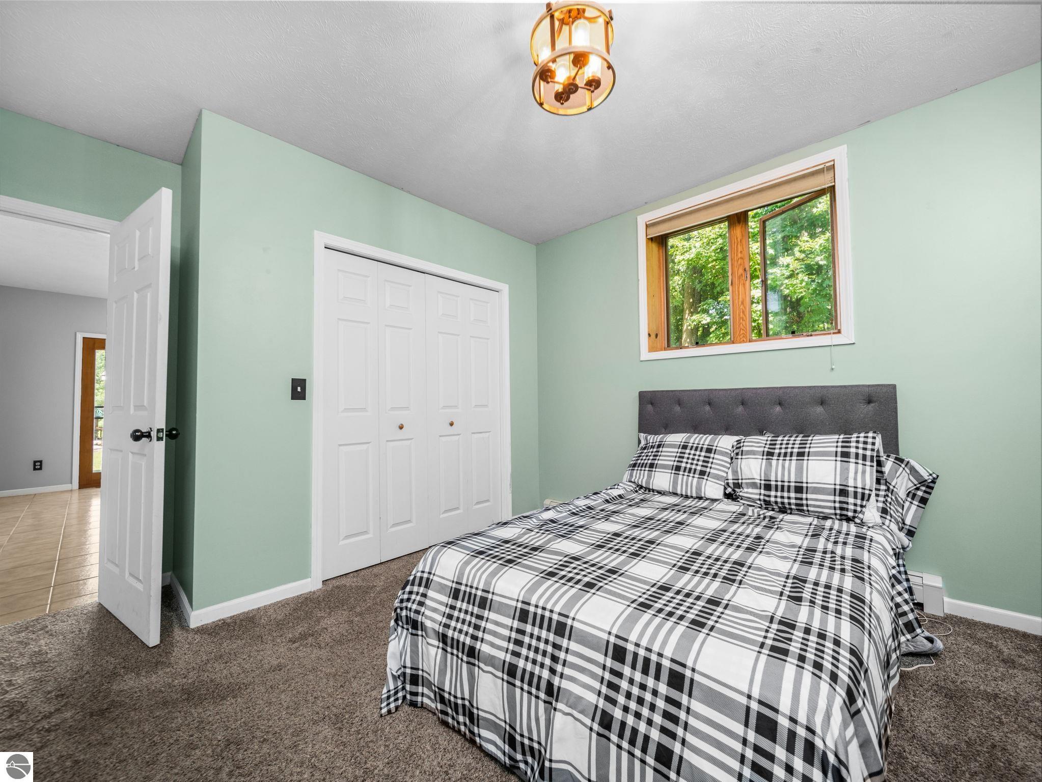 5265 Bates