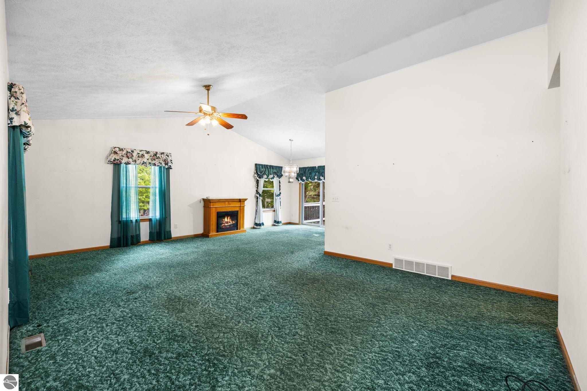 2091 Holland Circle