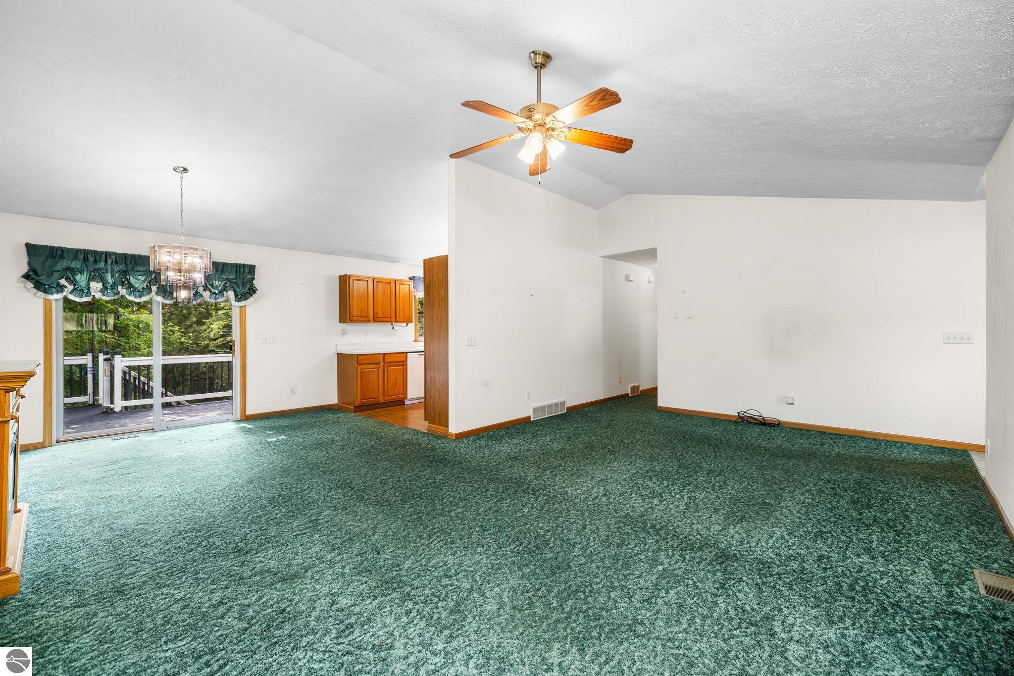 2091 Holland Circle