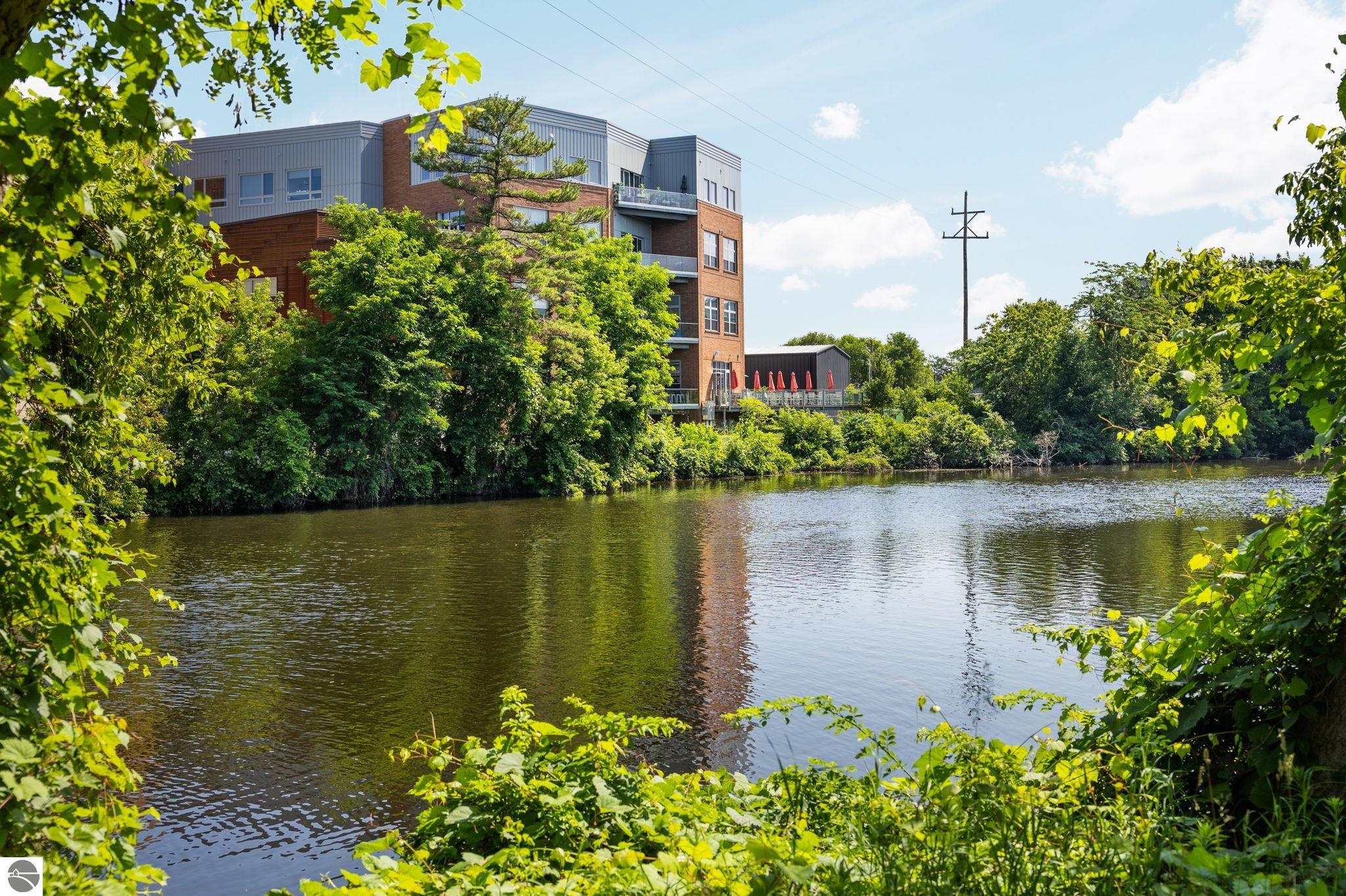 545 Riverine Drive # 201