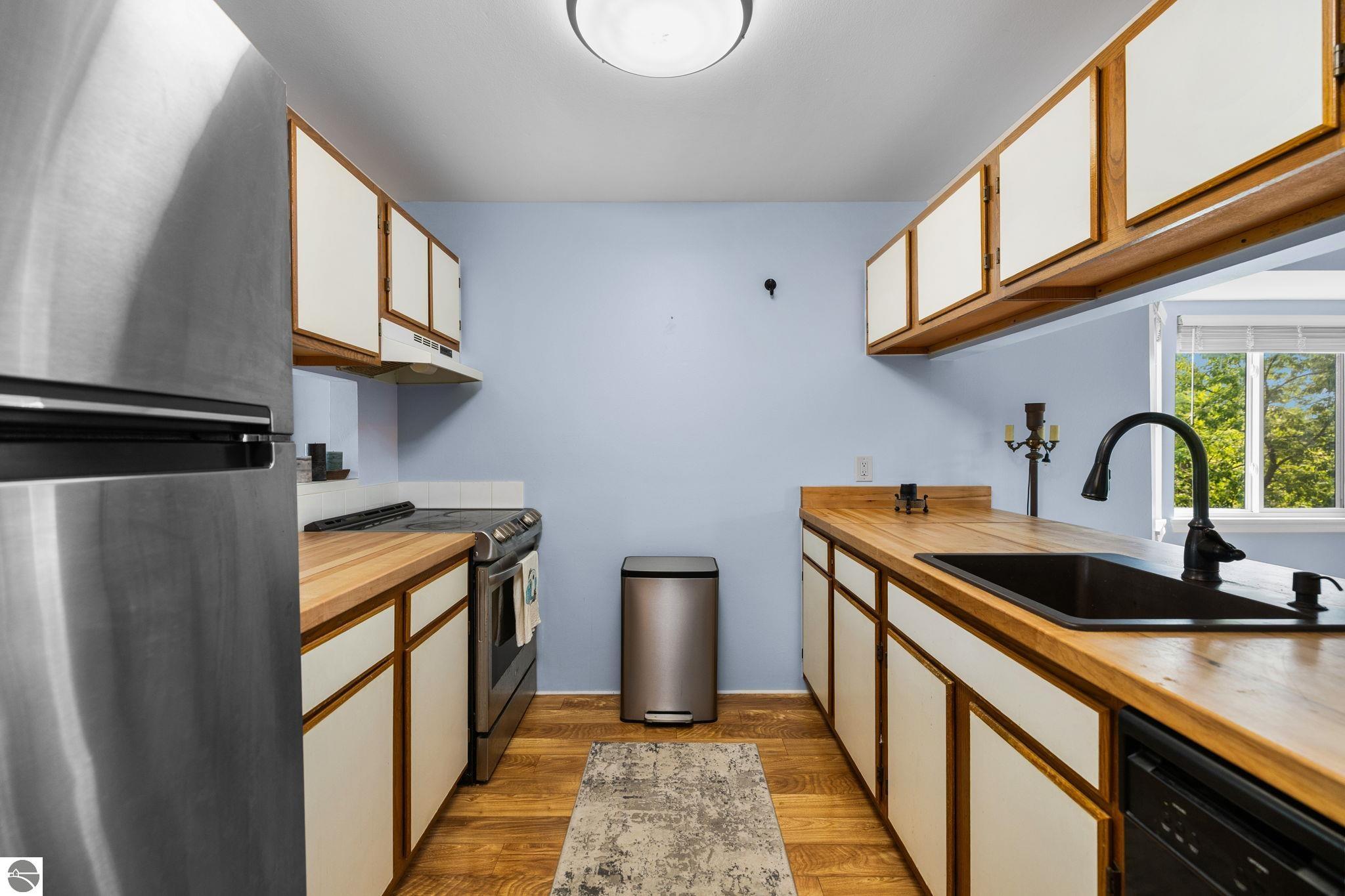 545 Riverine Drive # 201