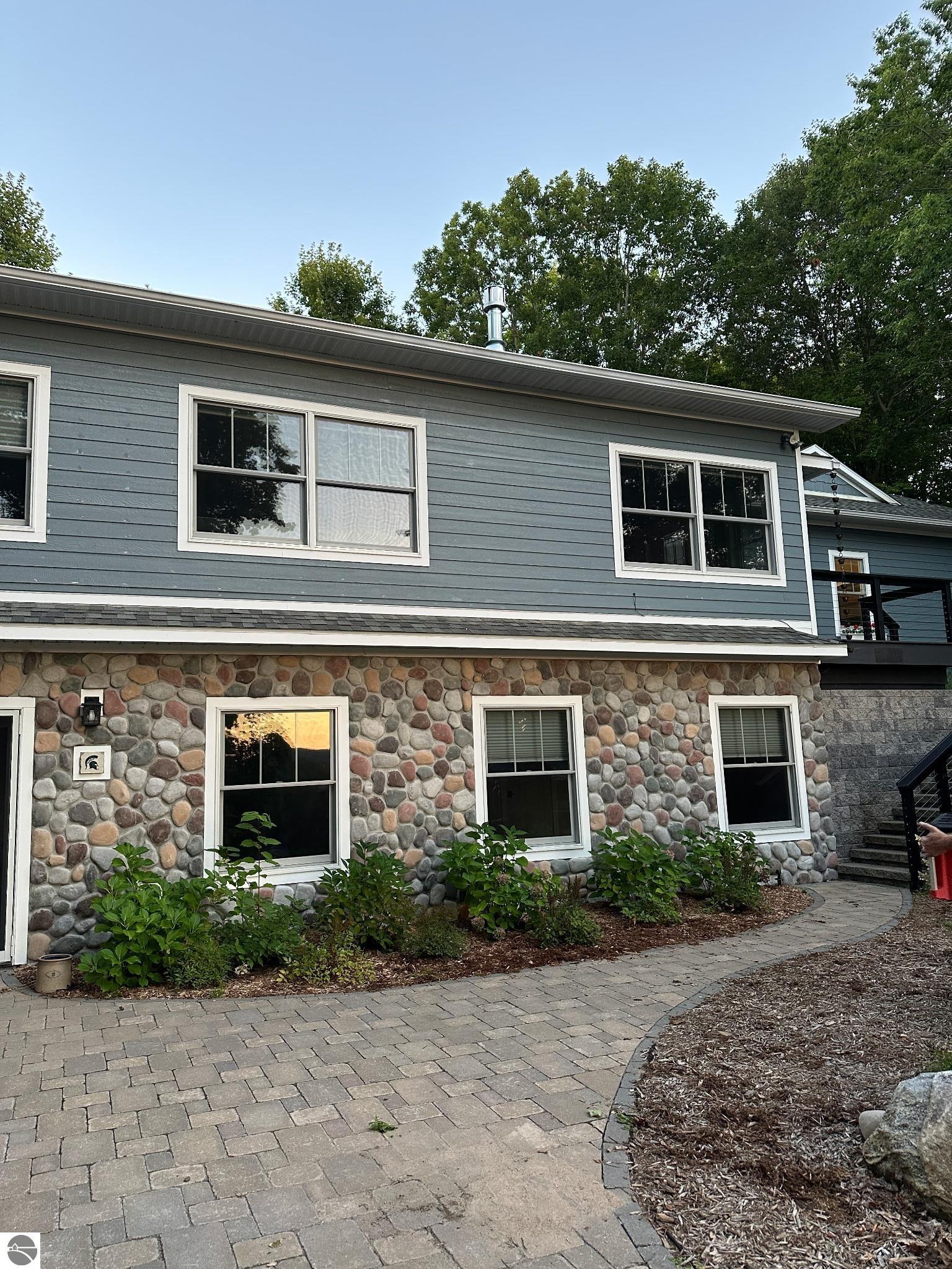 1955 Laurel Lane