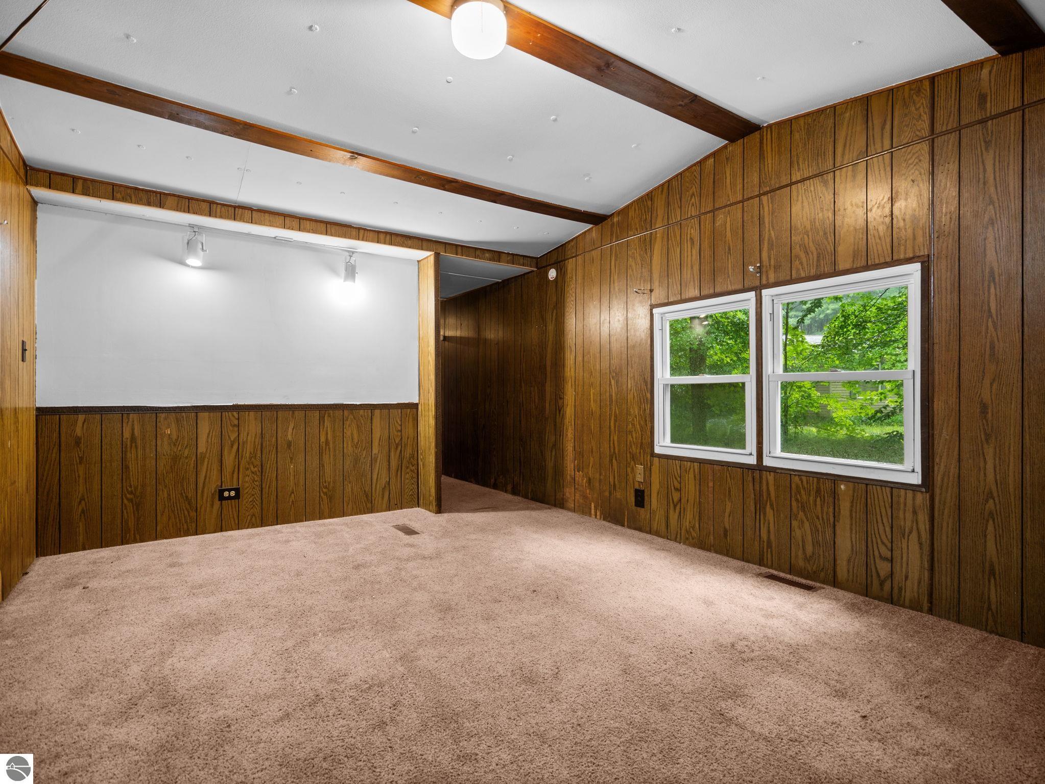 4519 E Mobile Trail