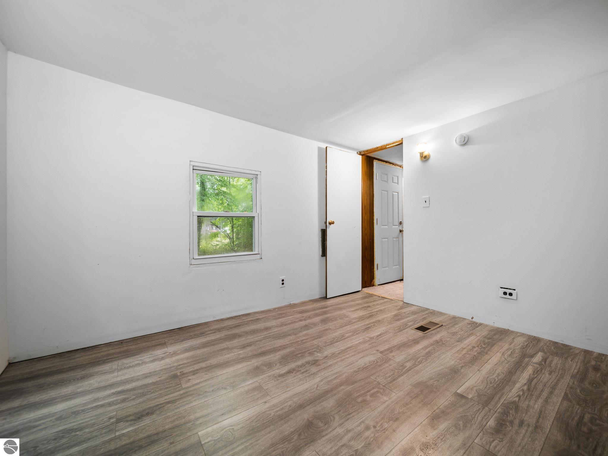 4519 E Mobile Trail