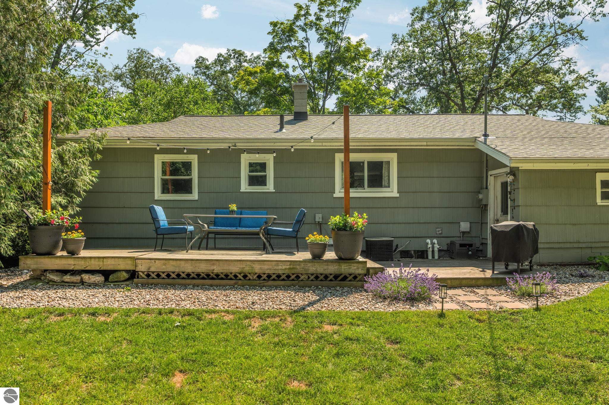 875 Indian Trail Boulevard