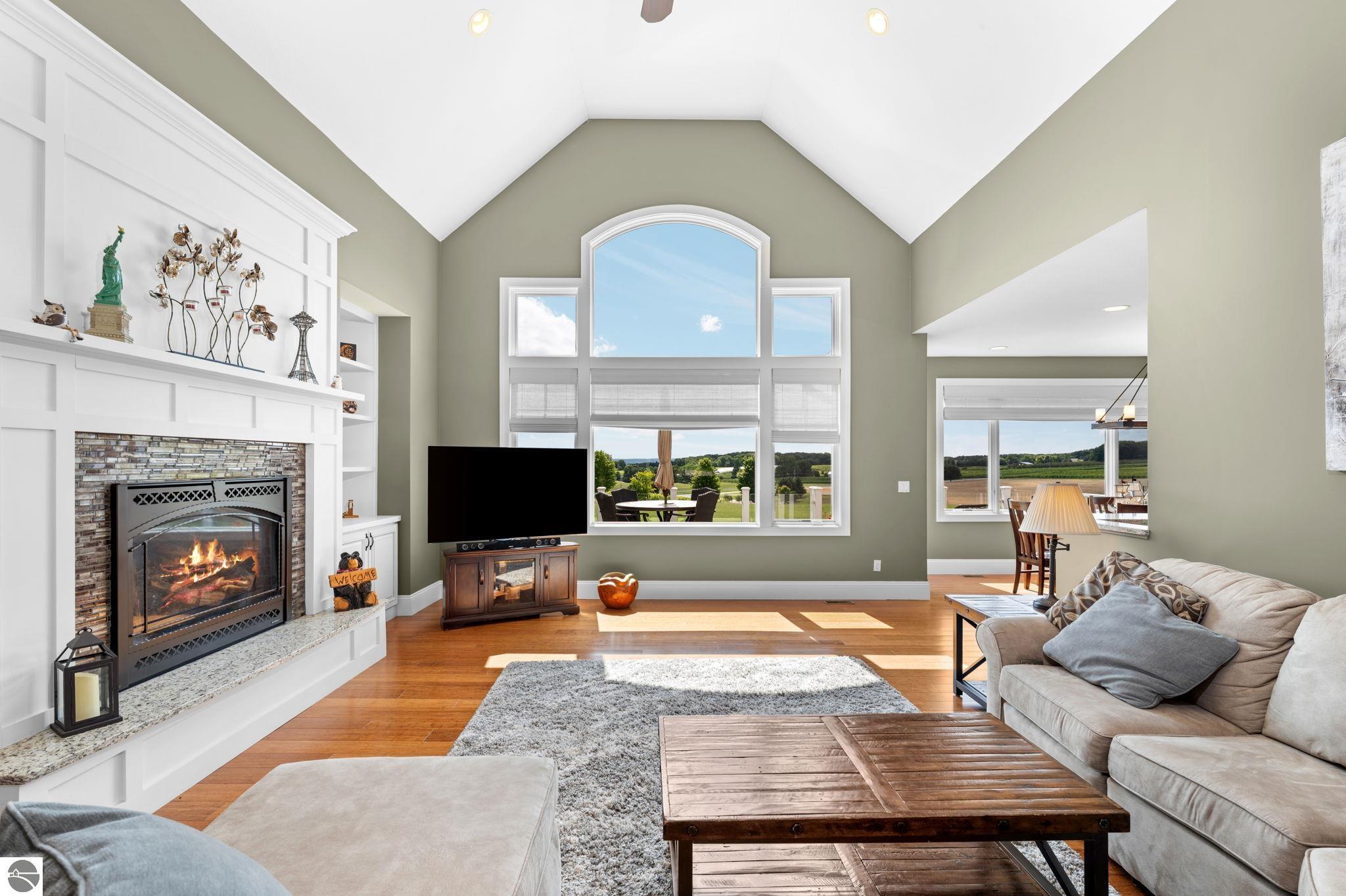 8208 Underwood Ridge