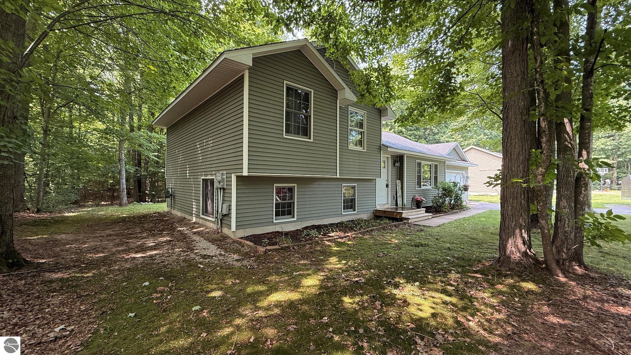 8514 Bent Pine Drive