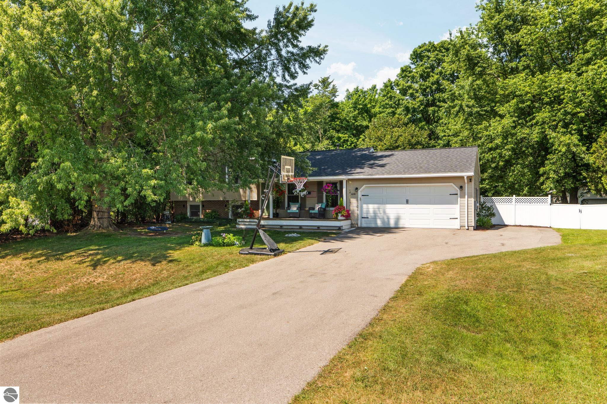 1216 Valley Drive