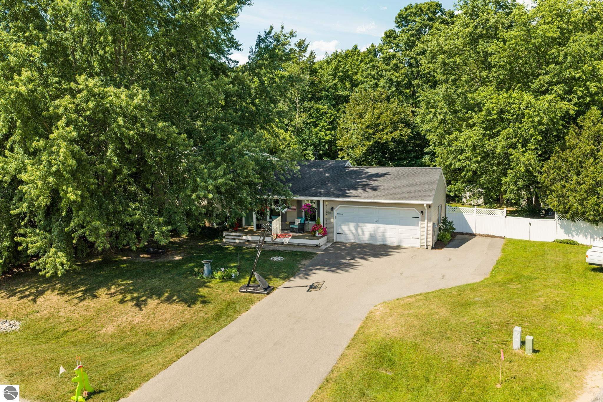 1216 Valley Drive