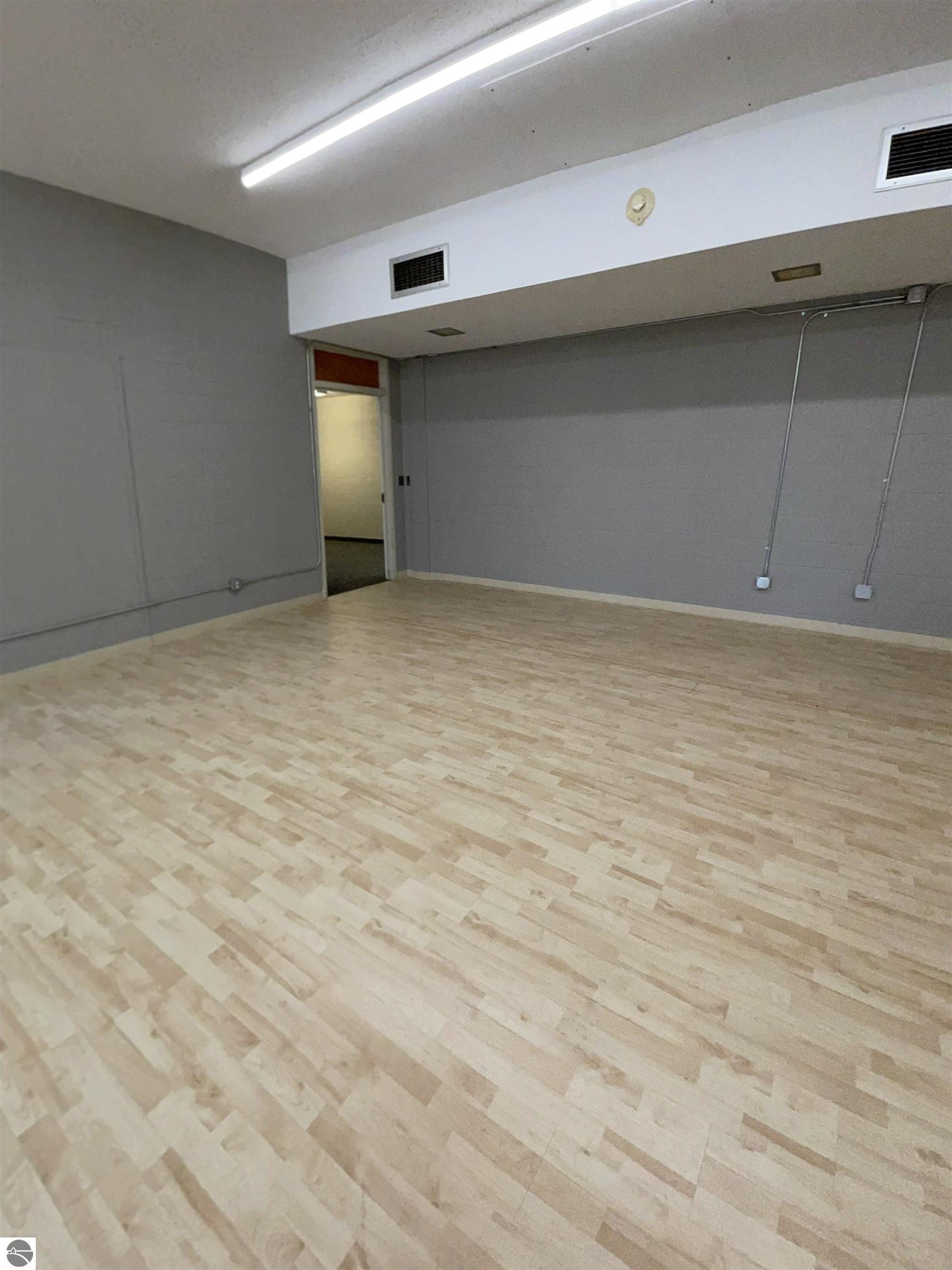 1200 W Eleventh