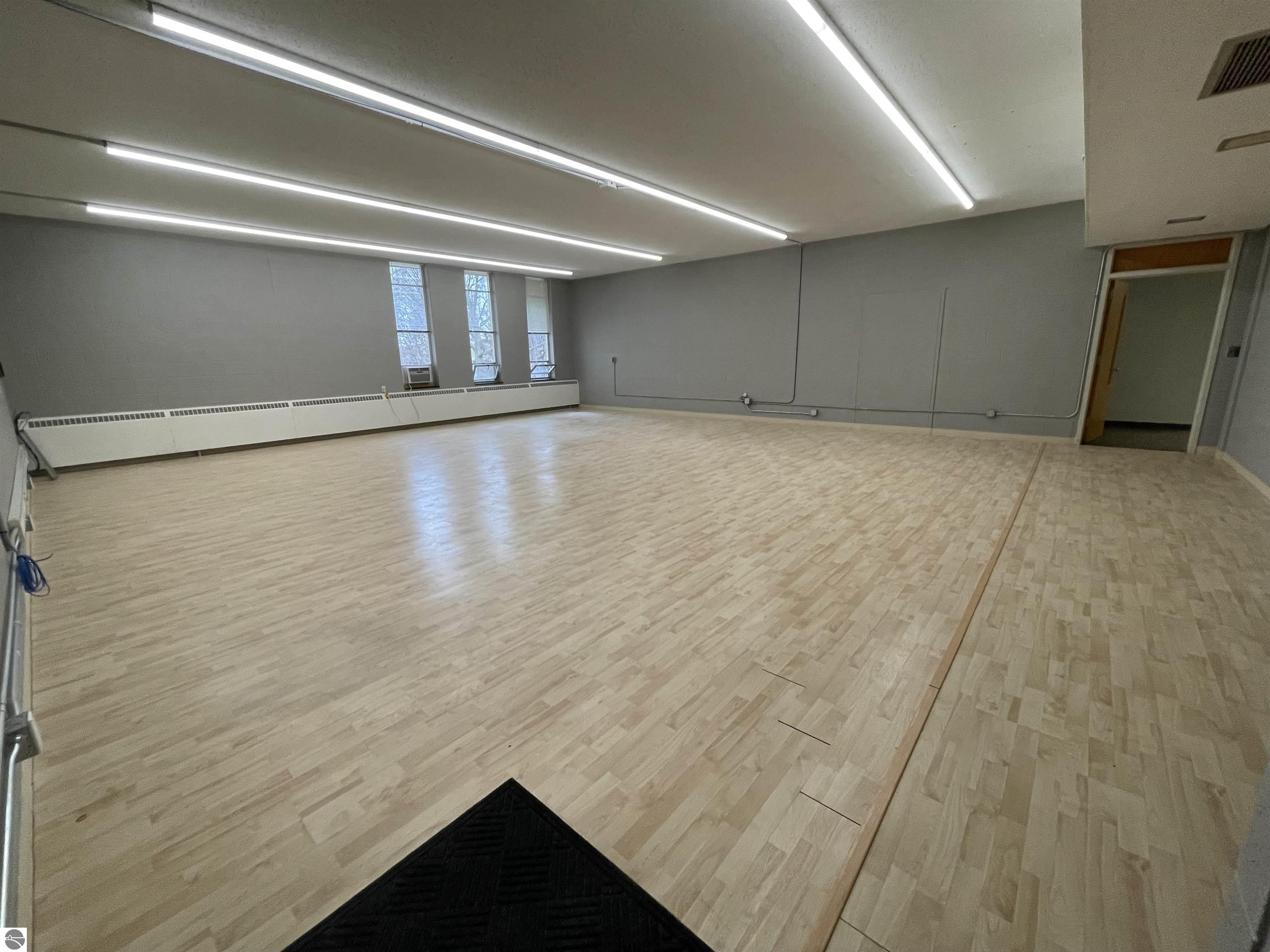 1200 W Eleventh