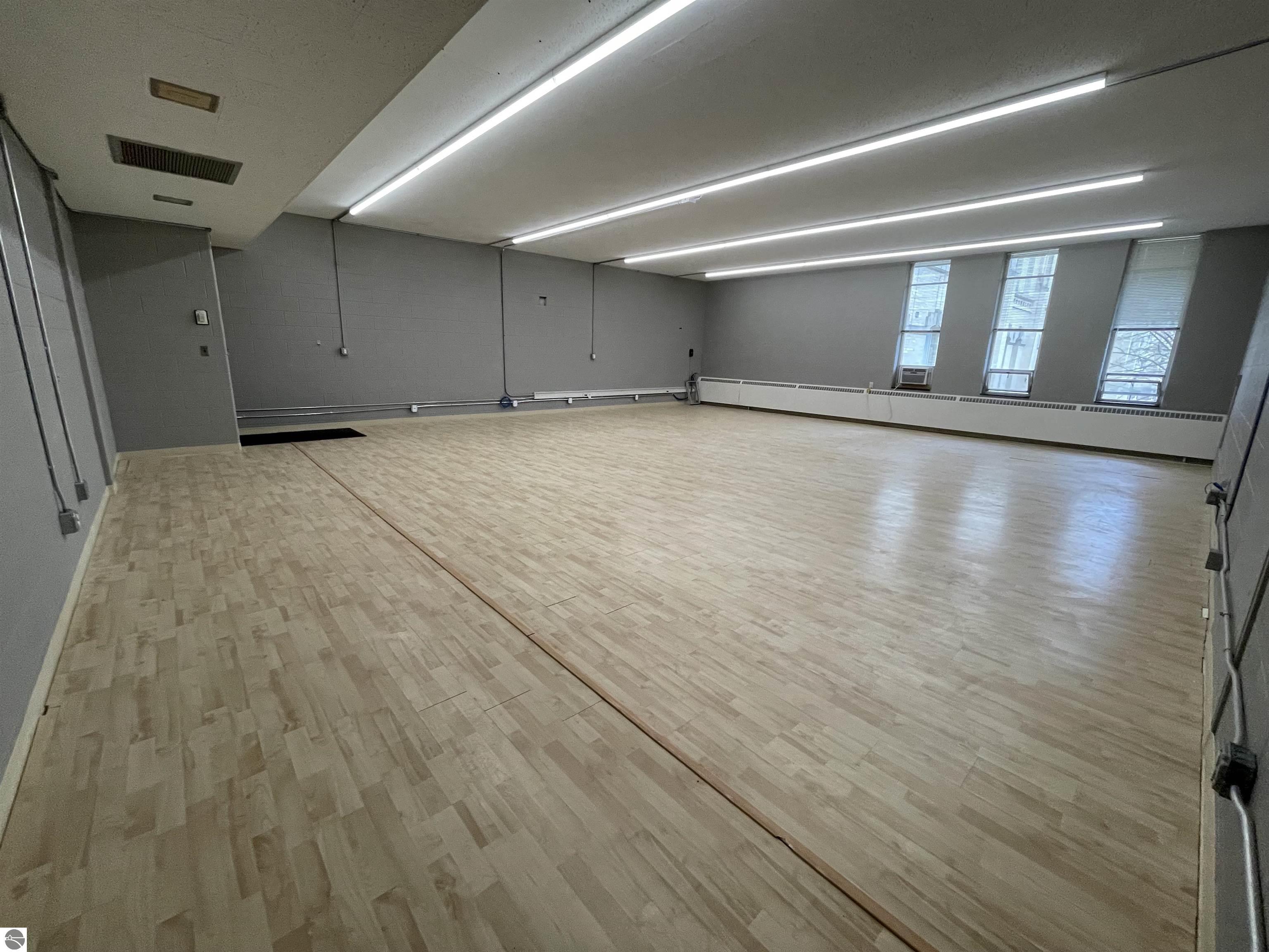 1200 W Eleventh