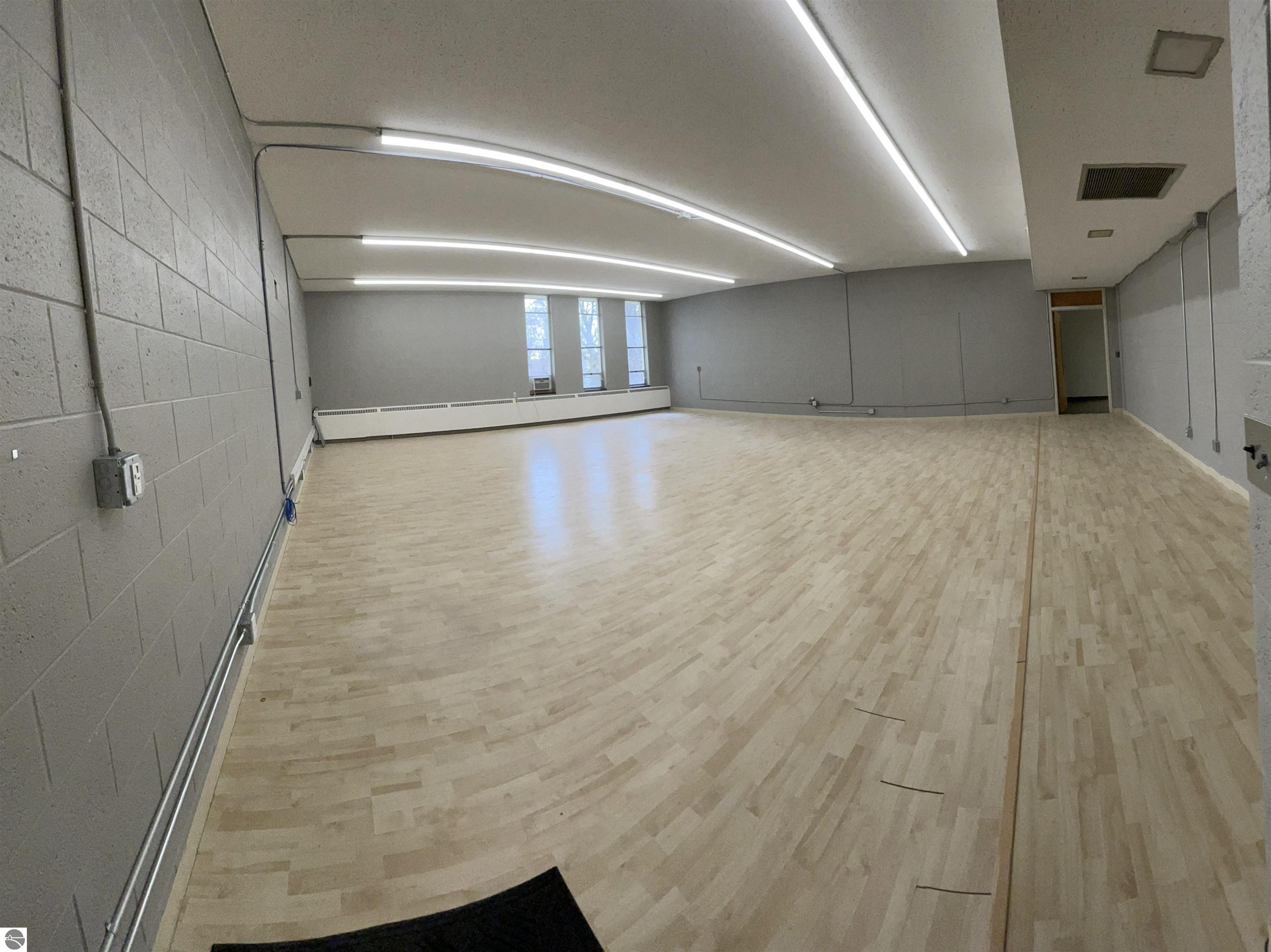 1200 W Eleventh