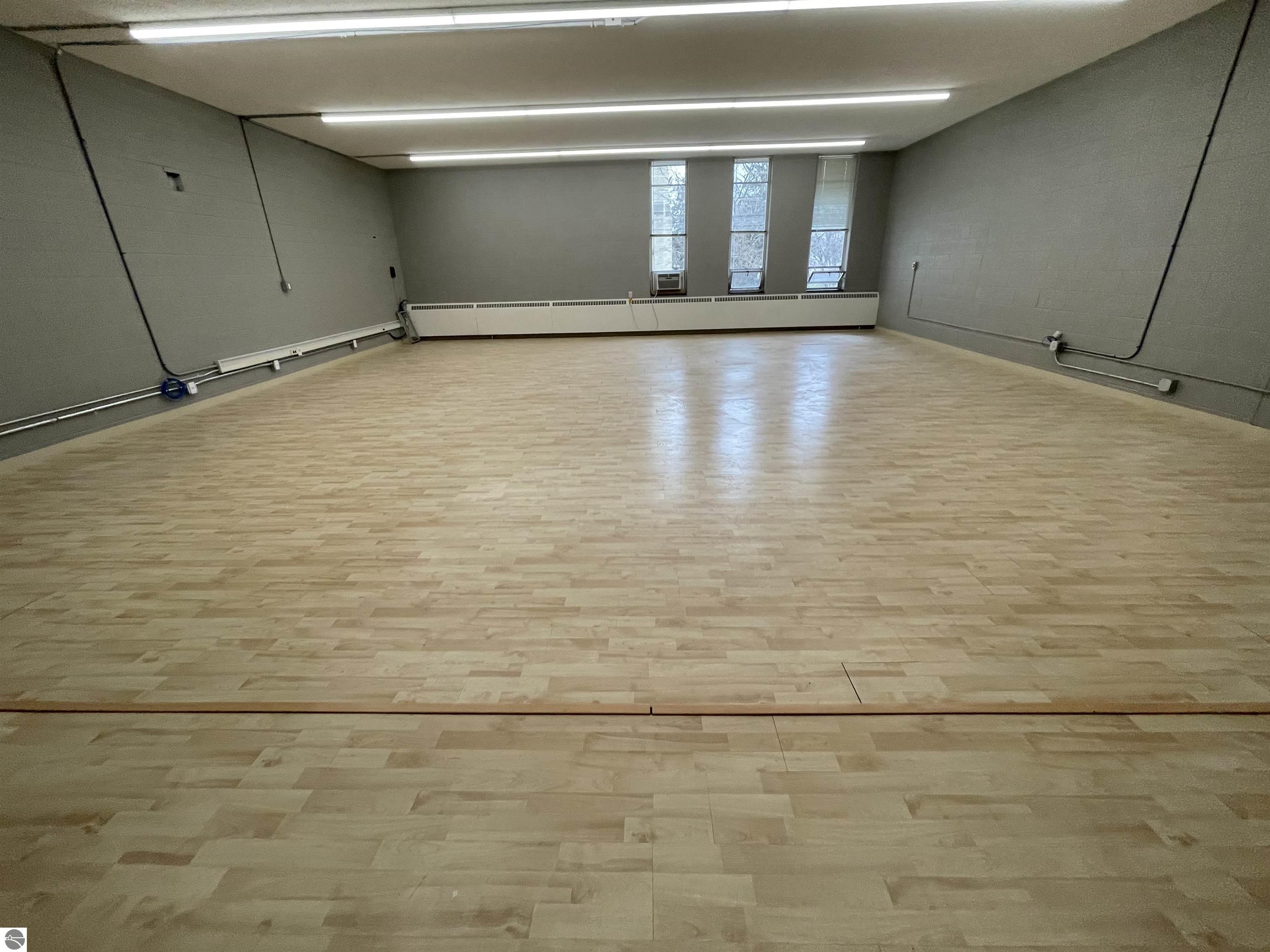 1200 W Eleventh