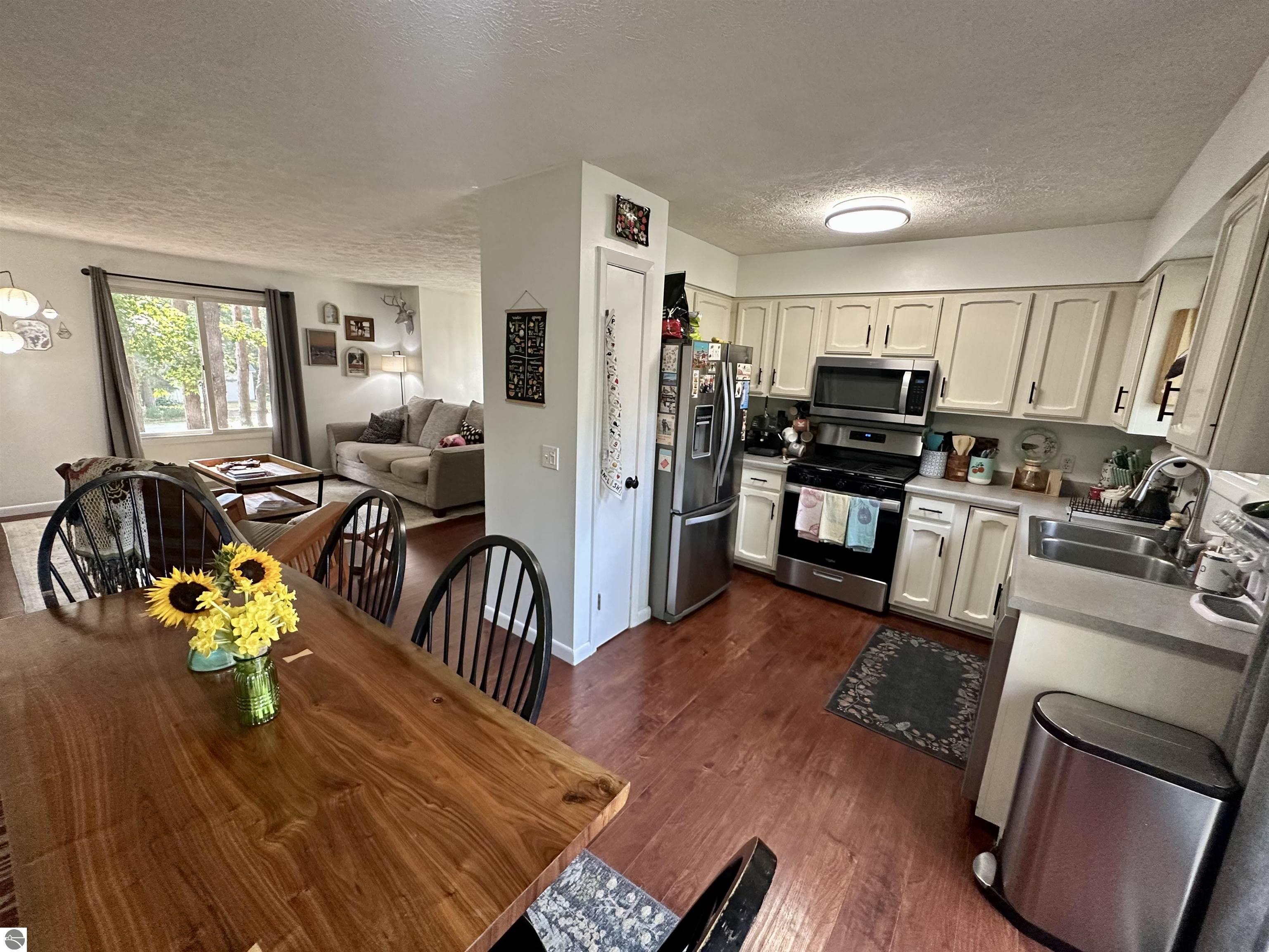 4591 Bridlewood Drive