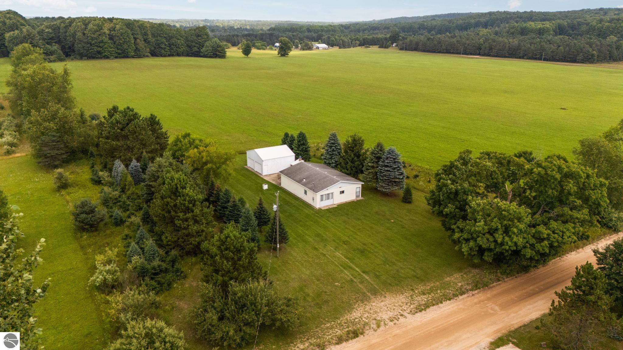 6726 S Snyder Road, SW
