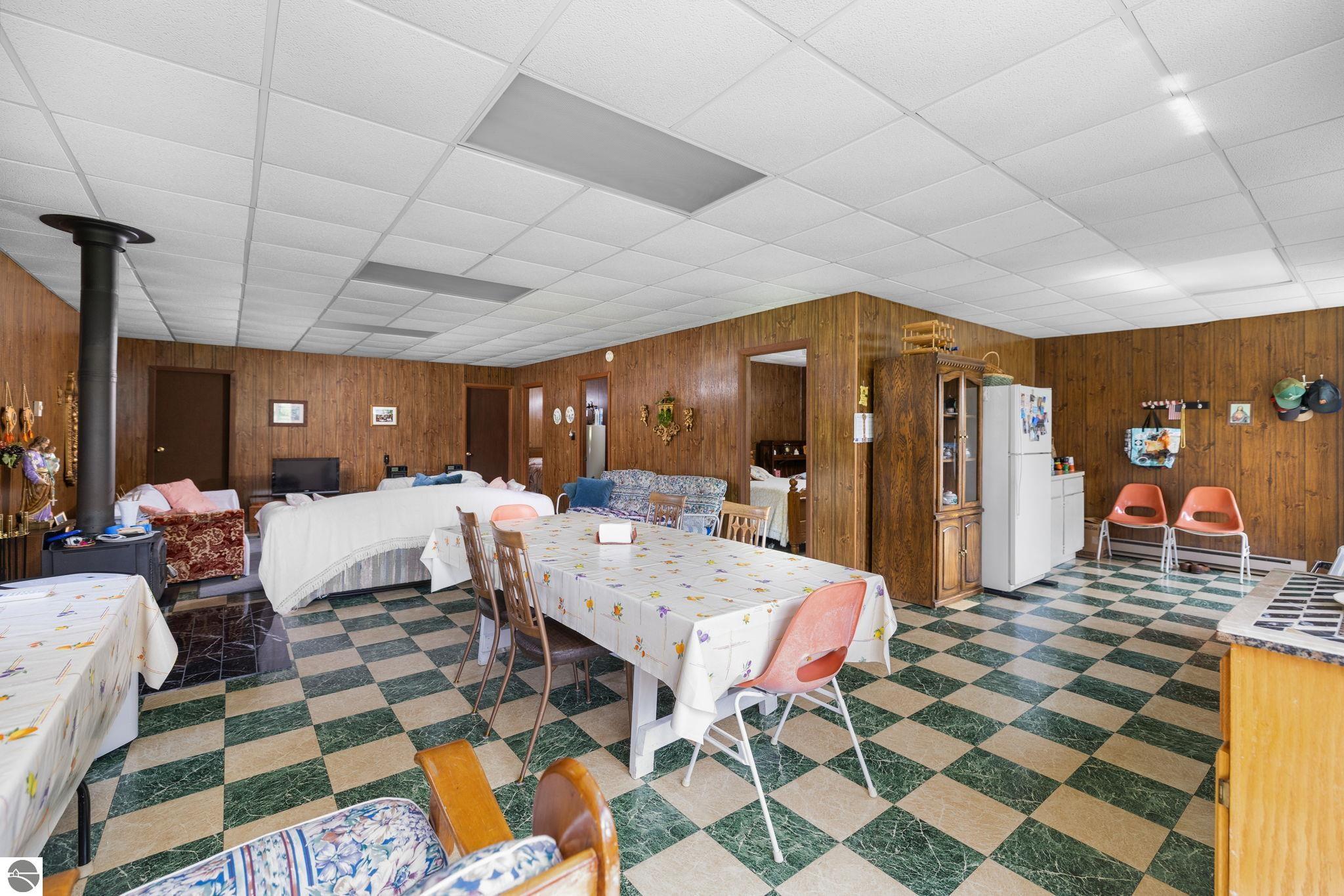 6726 S Snyder Road, SW