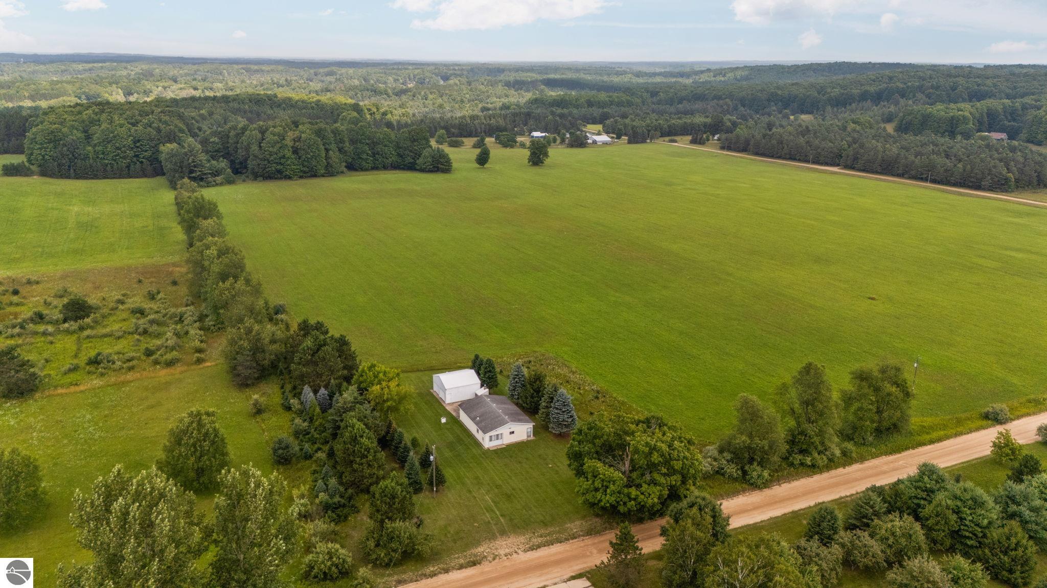 6726 S Snyder Road, SW