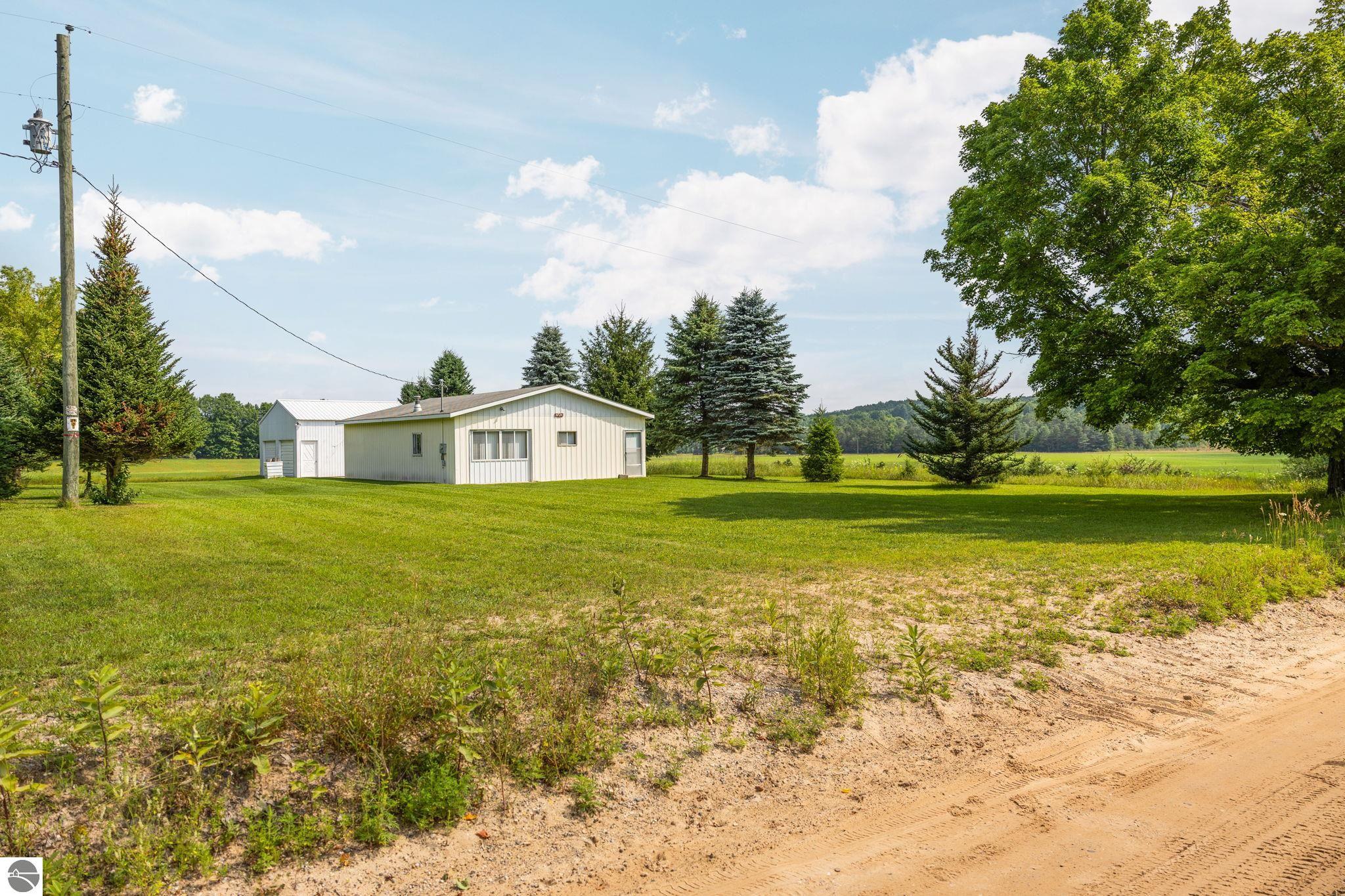 6726 S Snyder Road, SW