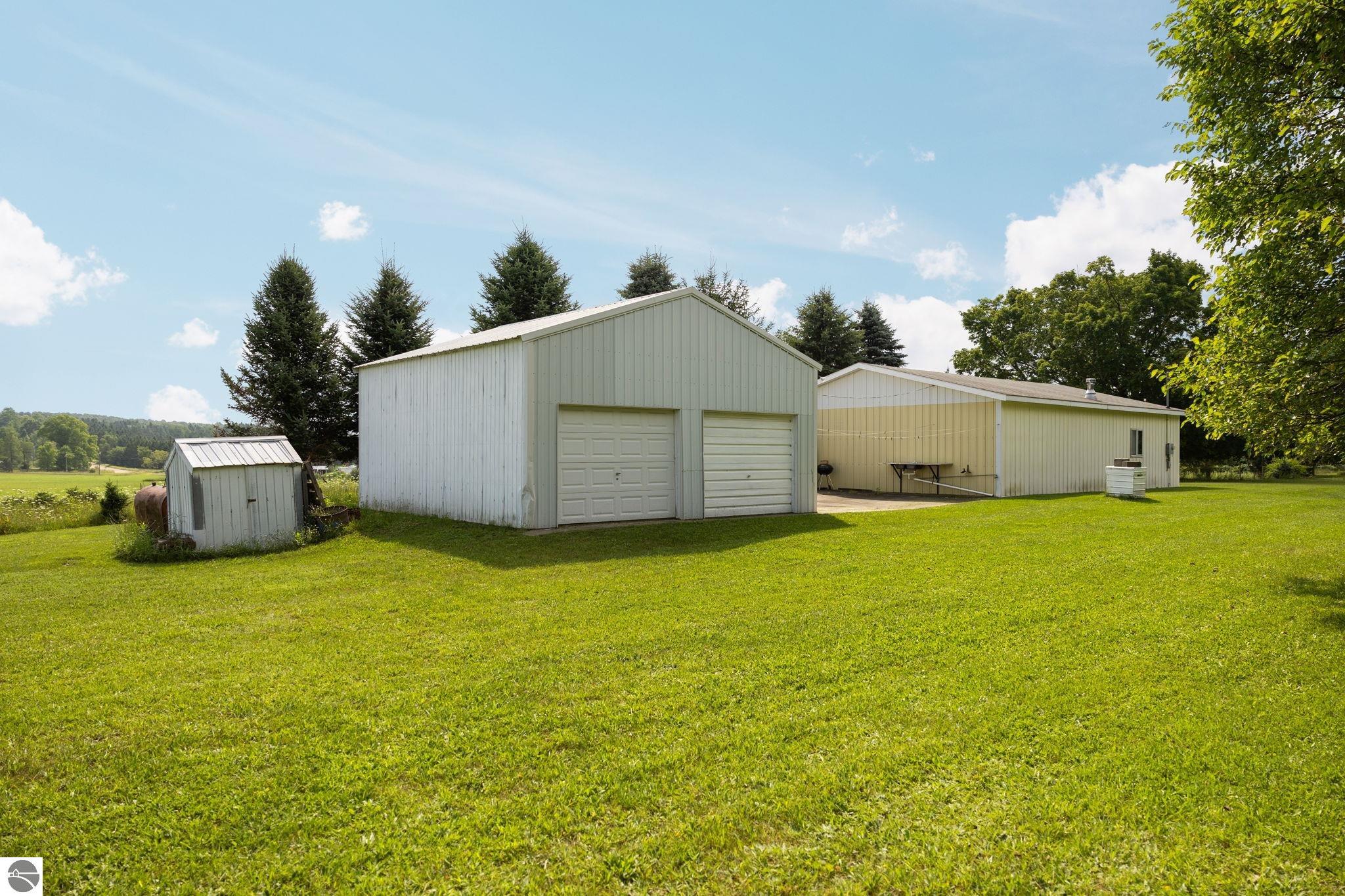 6726 S Snyder Road, SW