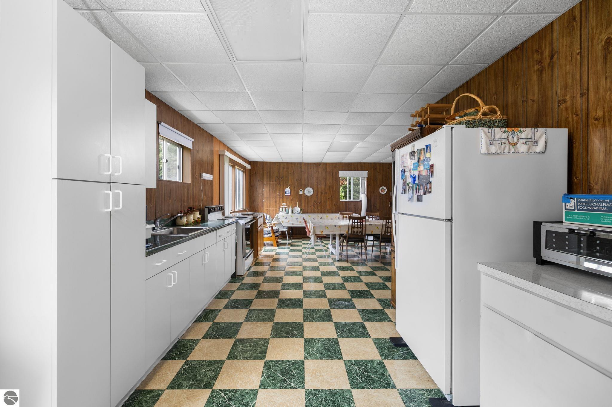 6726 S Snyder Road, SW