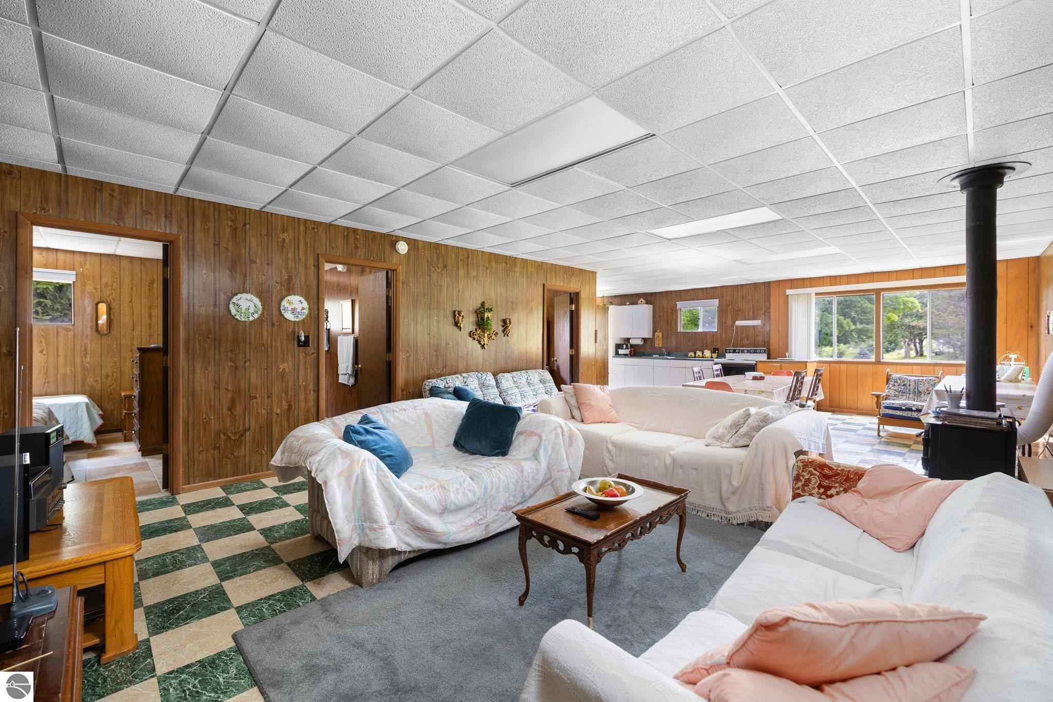 6726 S Snyder Road, SW