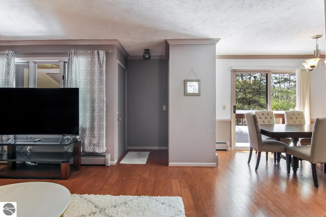 3814 Maid Marian Lane