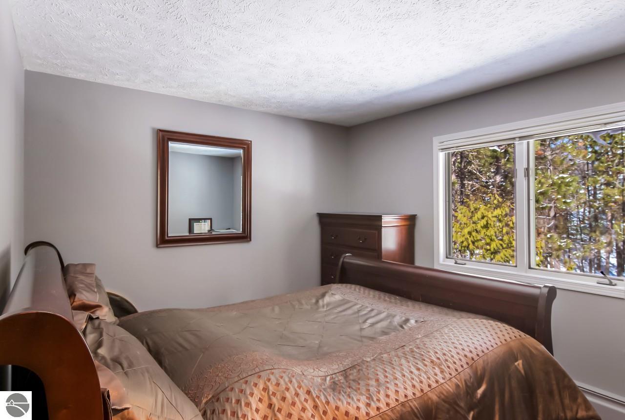 3814 Maid Marian Lane