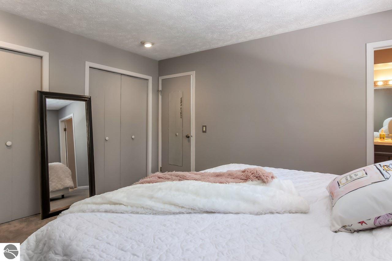 3814 Maid Marian Lane
