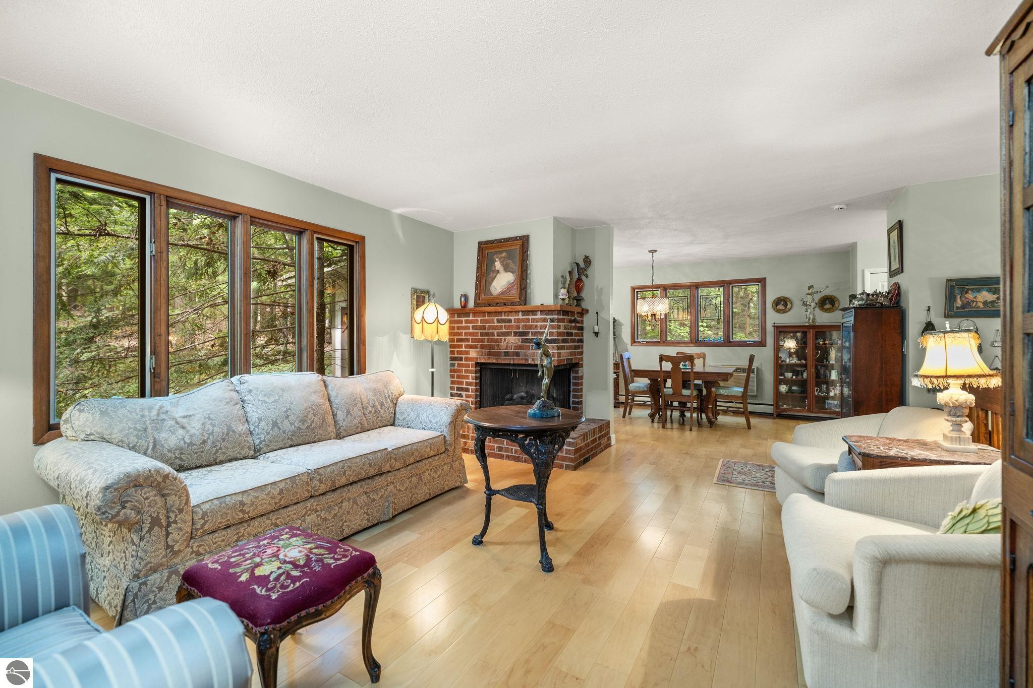 4199 Circle View Drive