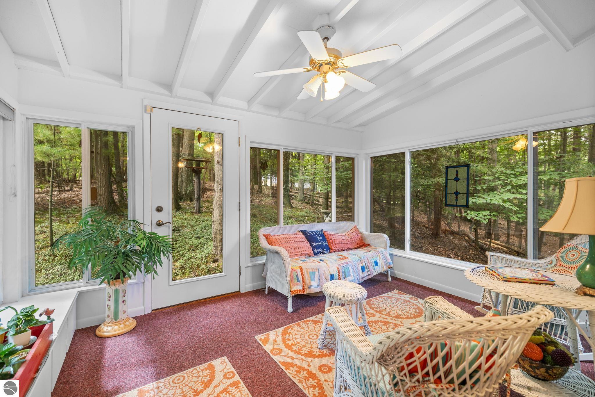 4199 Circle View Drive