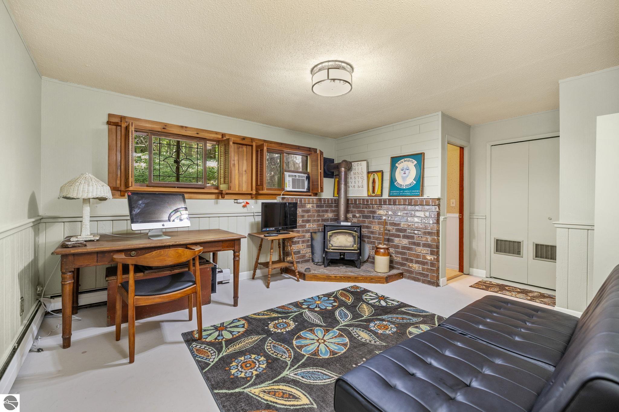 4199 Circle View Drive