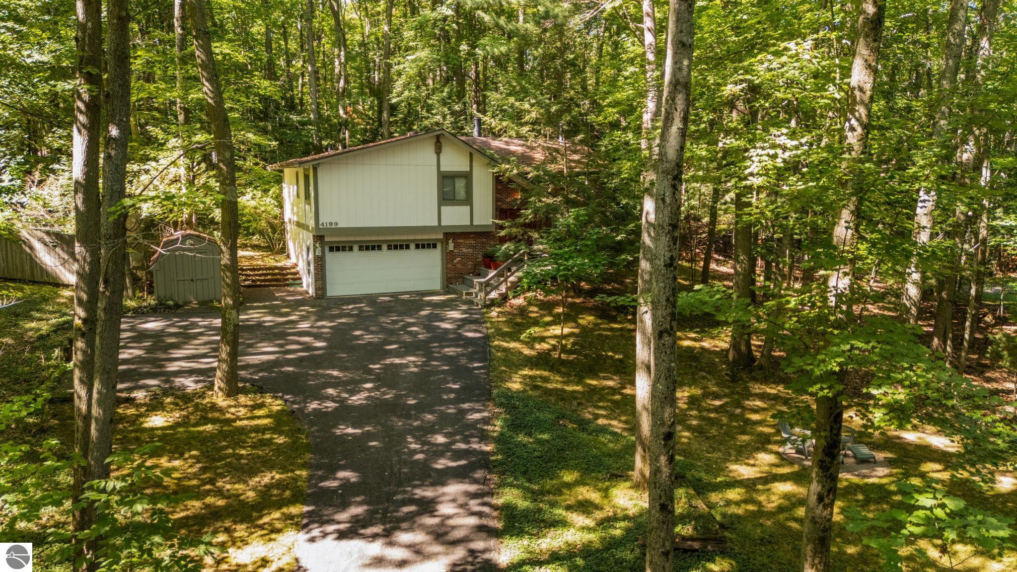4199 Circle View Drive