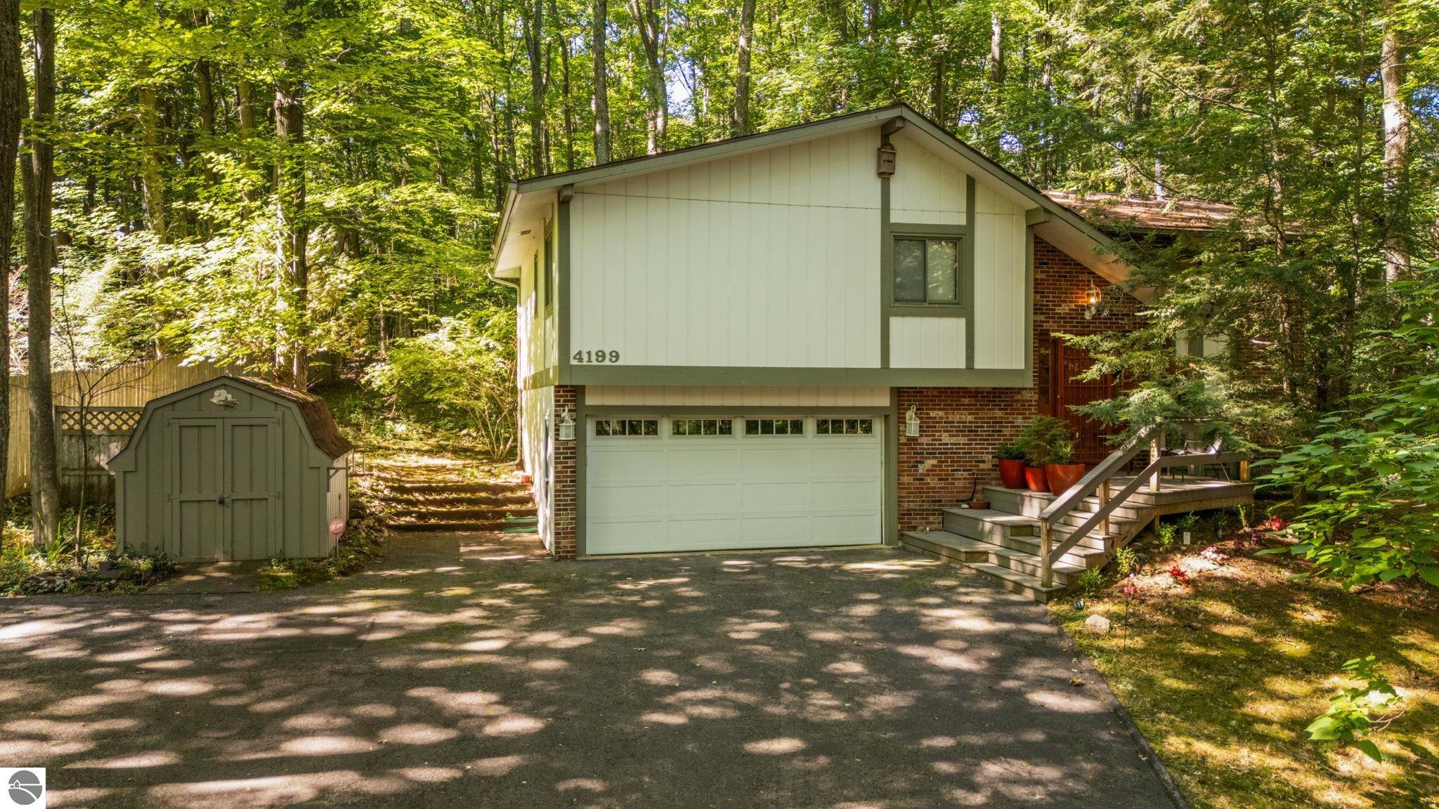 4199 Circle View Drive