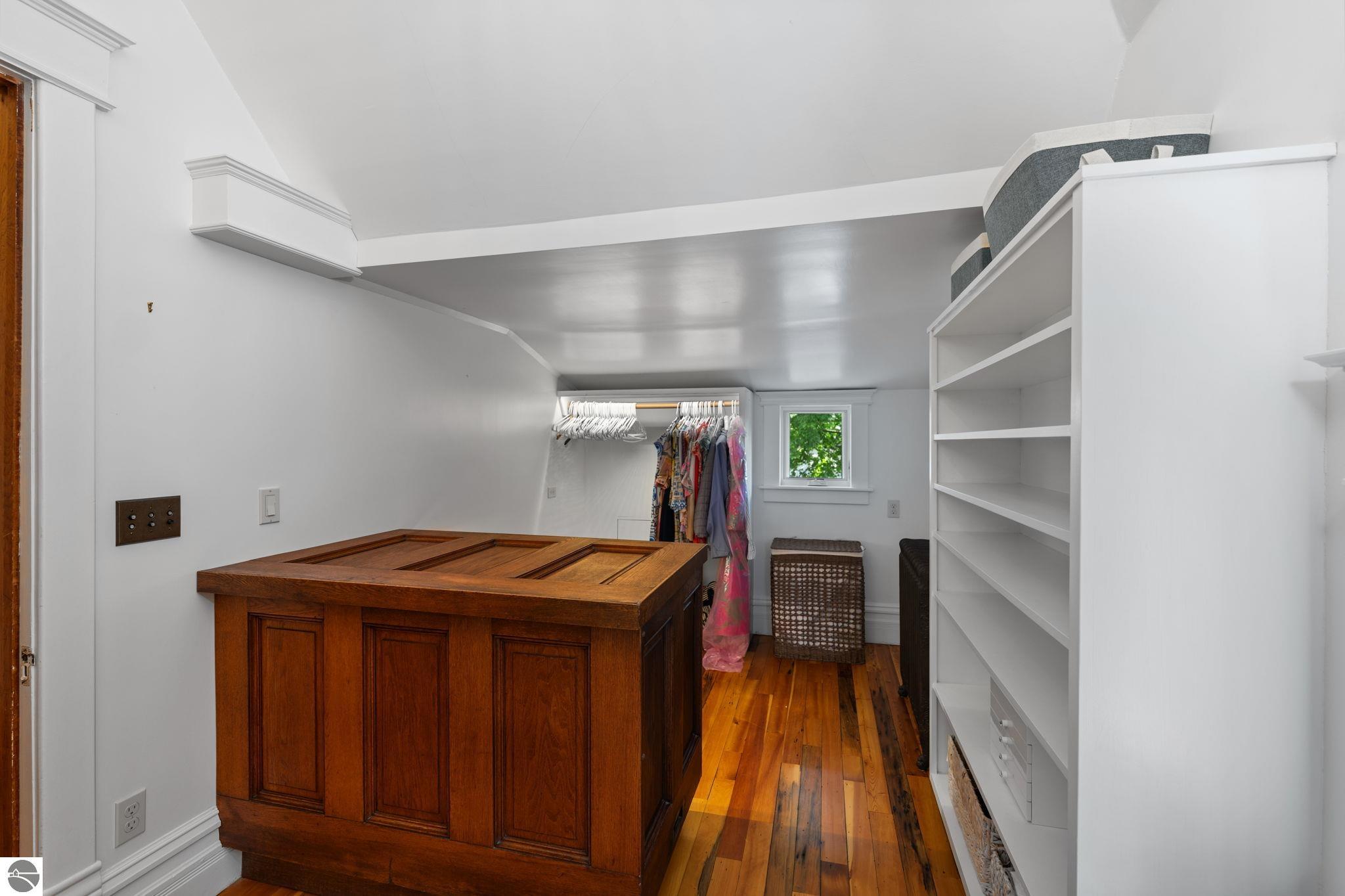 213 Sixth Street