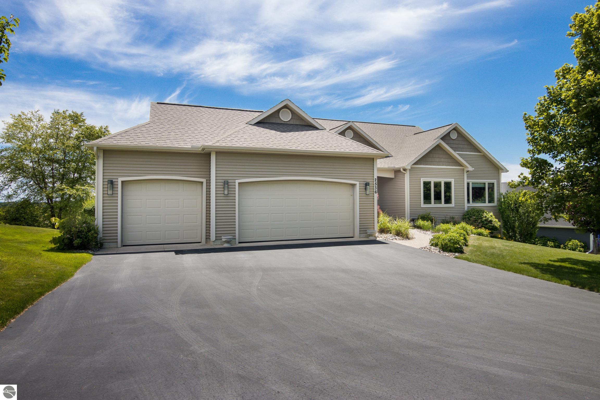 2536 W Crown Drive