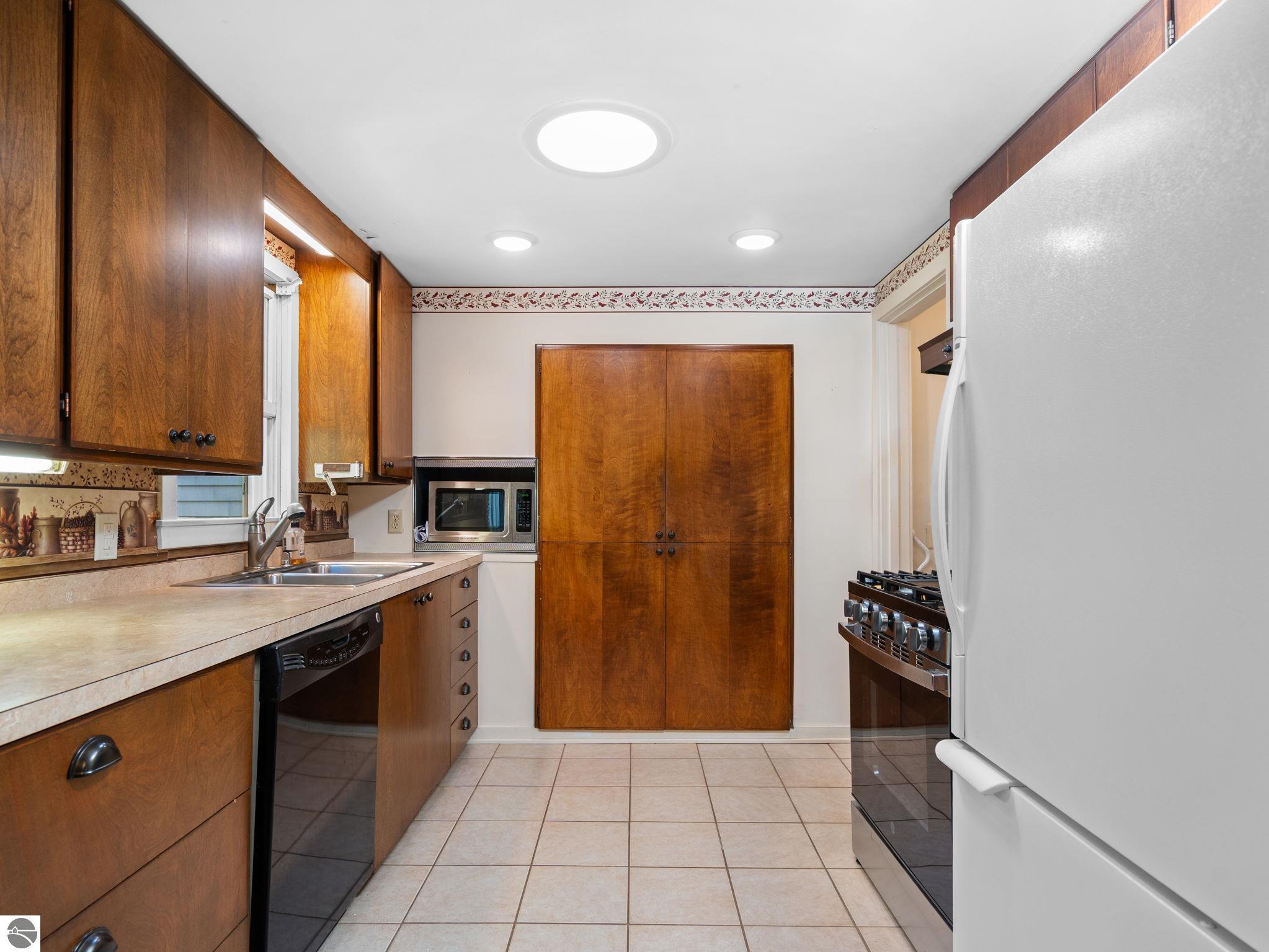 624 Fenton Street