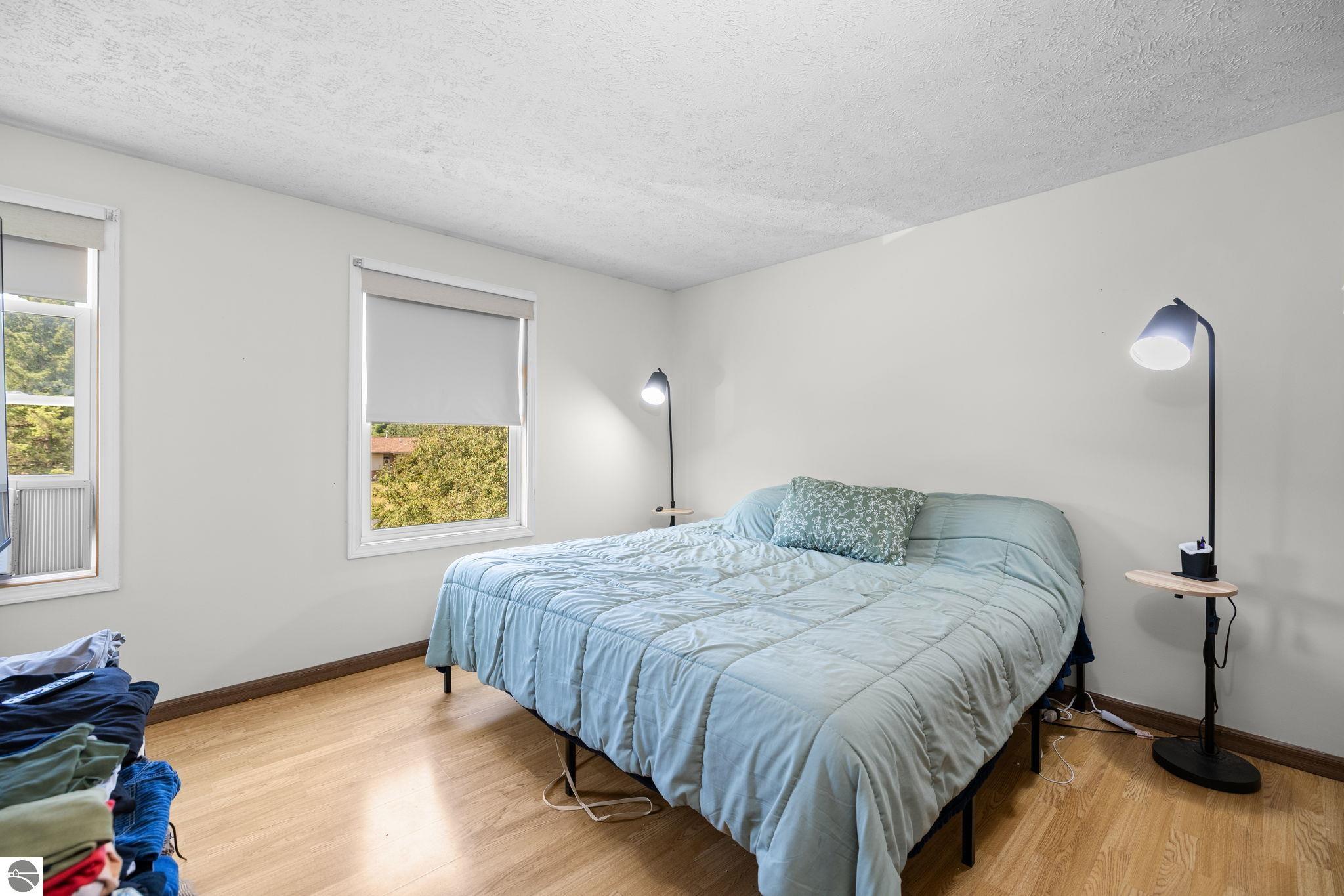 3137 Horseshoe Drive