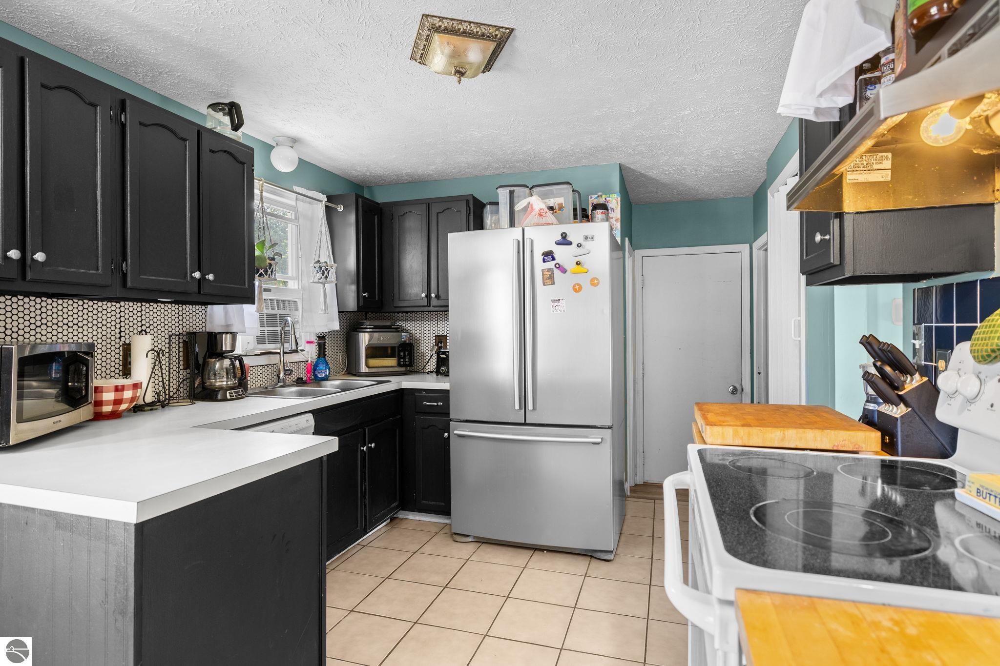 3137 Horseshoe Drive