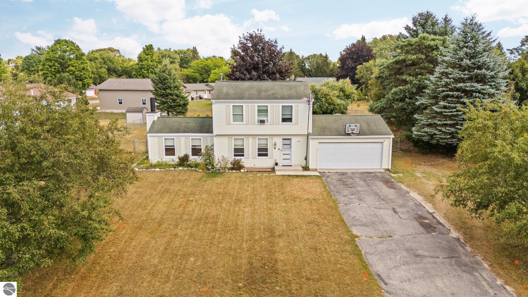 3137 Horseshoe Drive