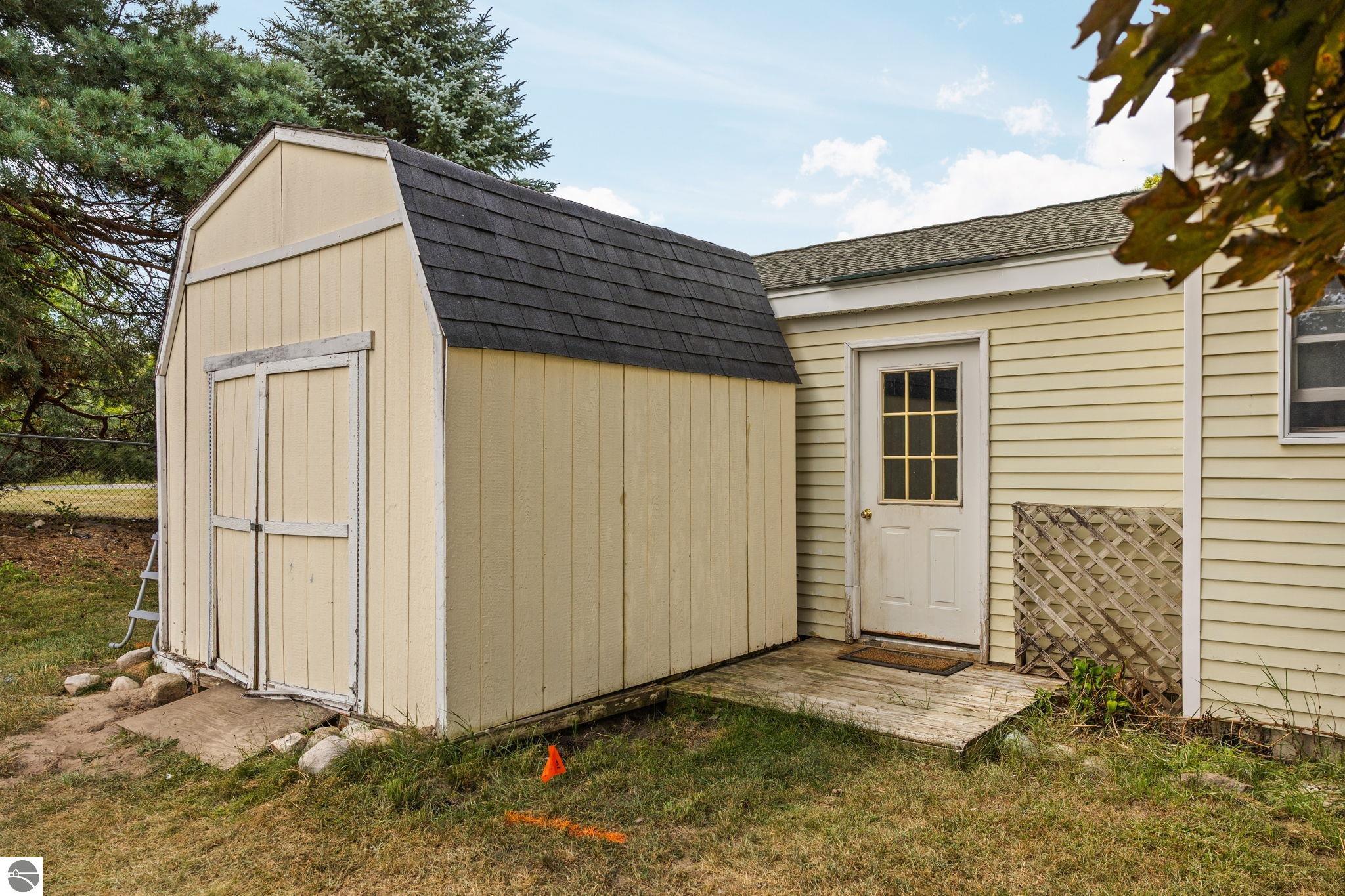 3137 Horseshoe Drive