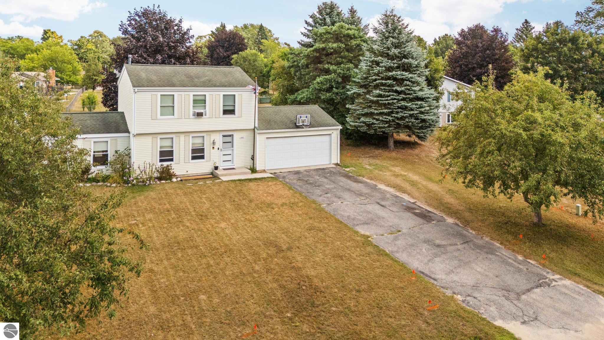 3137 Horseshoe Drive