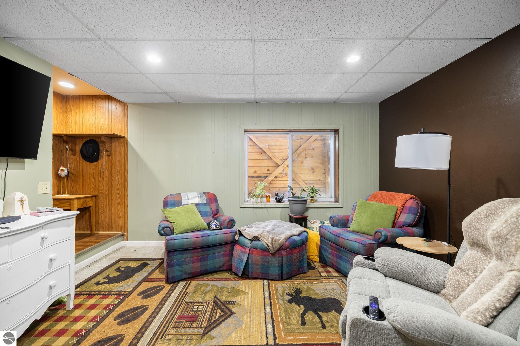 3137 Horseshoe Drive