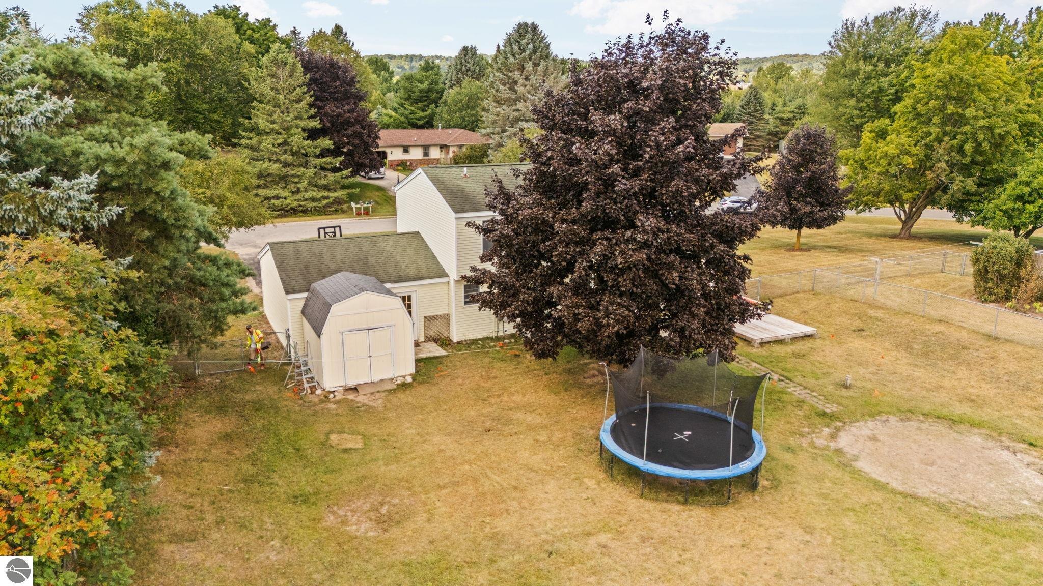 3137 Horseshoe Drive