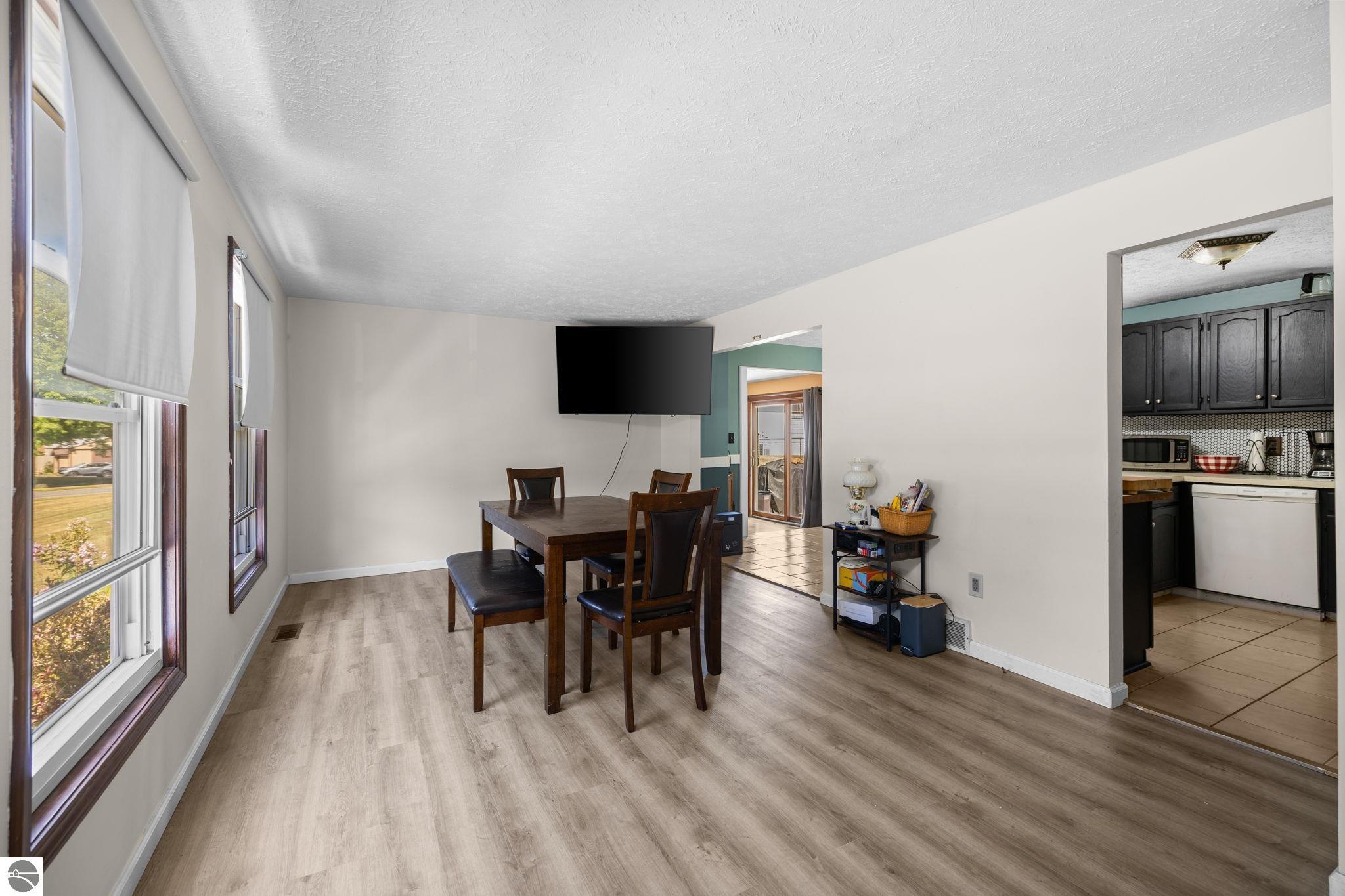 3137 Horseshoe Drive