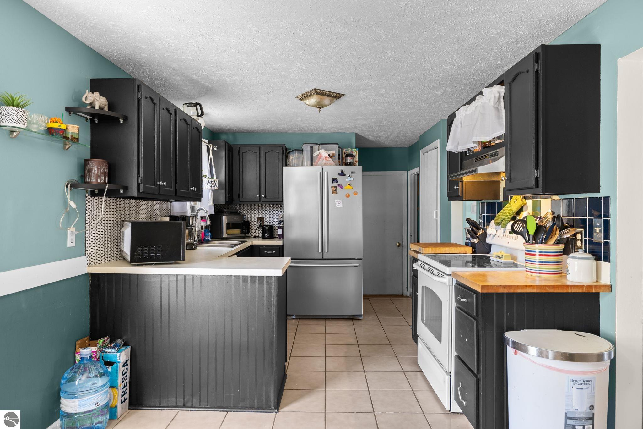 3137 Horseshoe Drive