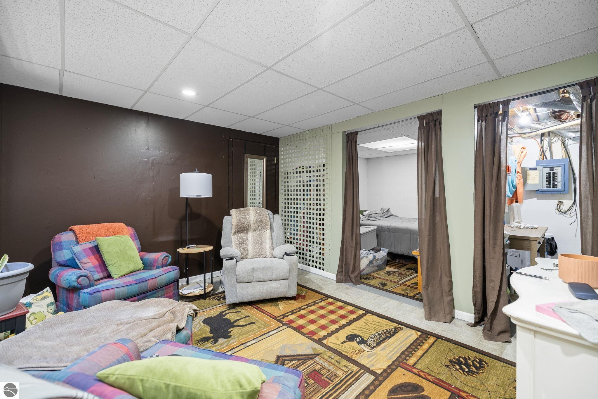 3137 Horseshoe Drive