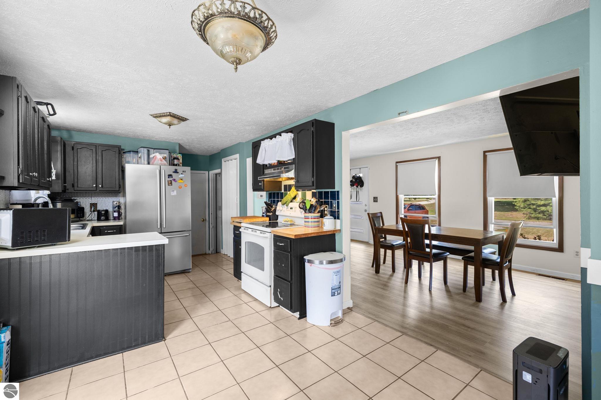 3137 Horseshoe Drive